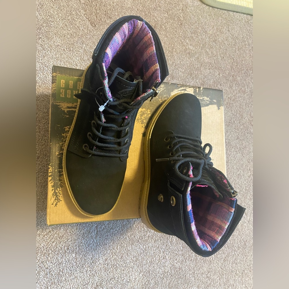 New* Women's boots
